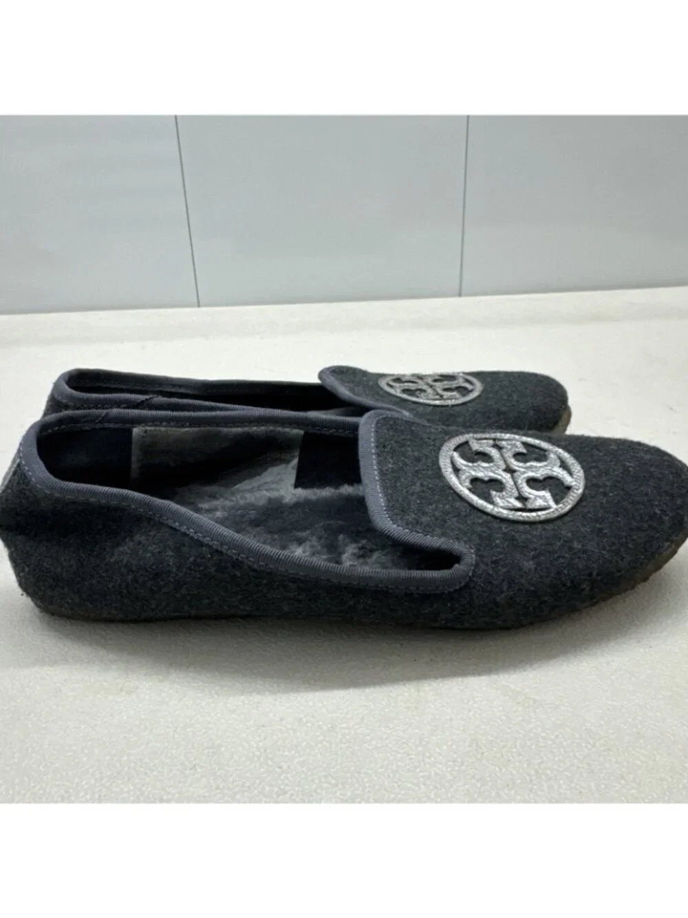 Tory Burch Billy Charcoal Gray Wool Logo Lamb Fur Slipper Flats Women 9M US